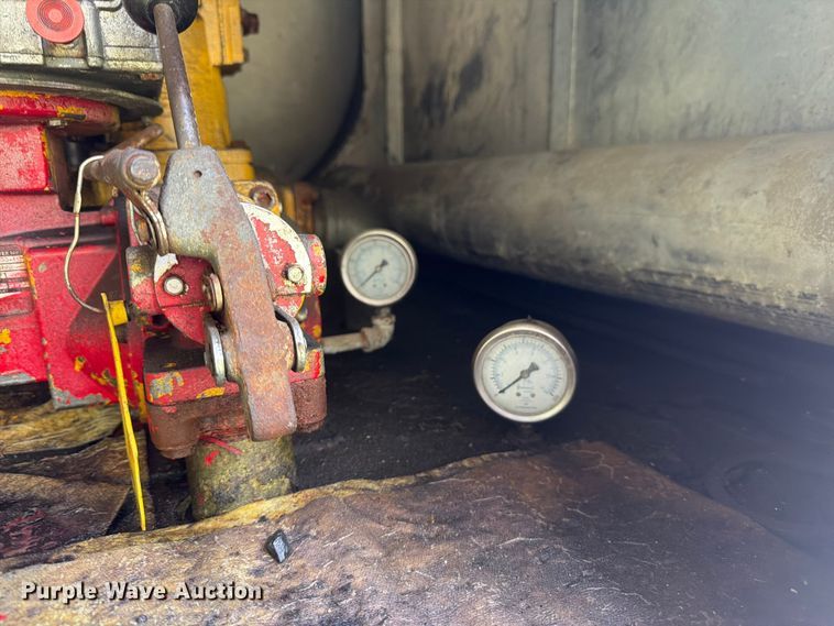 image for item EW2078 2011 International 4400 fuel truck
