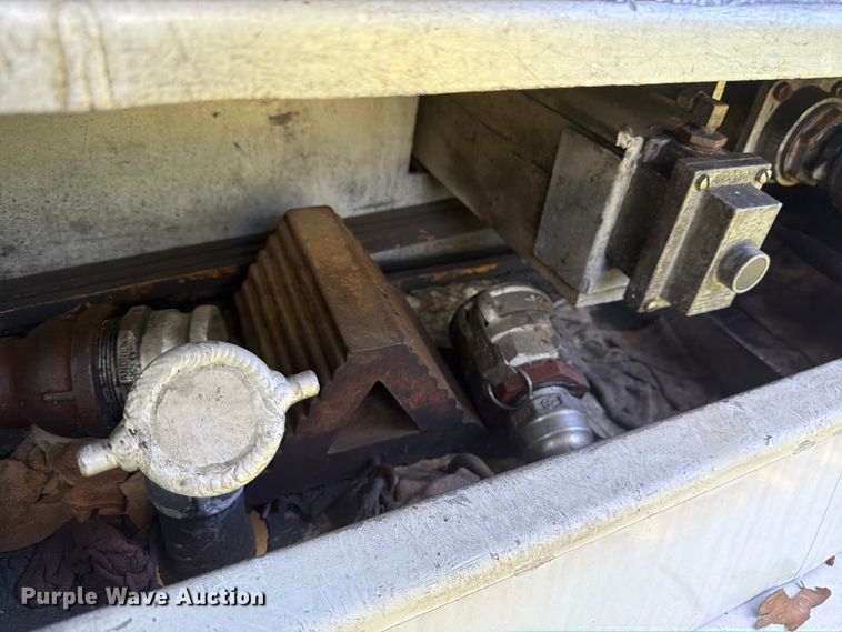 image for item EW2078 2011 International 4400 fuel truck