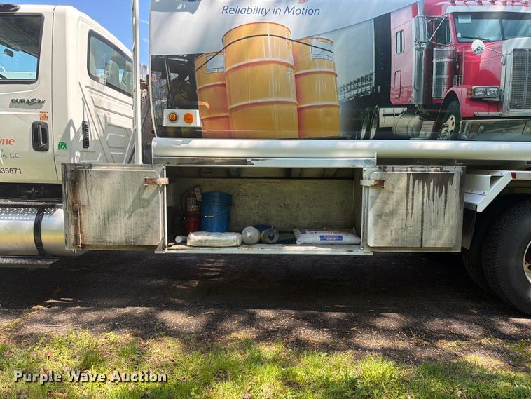 image for item EW2078 2011 International 4400 fuel truck