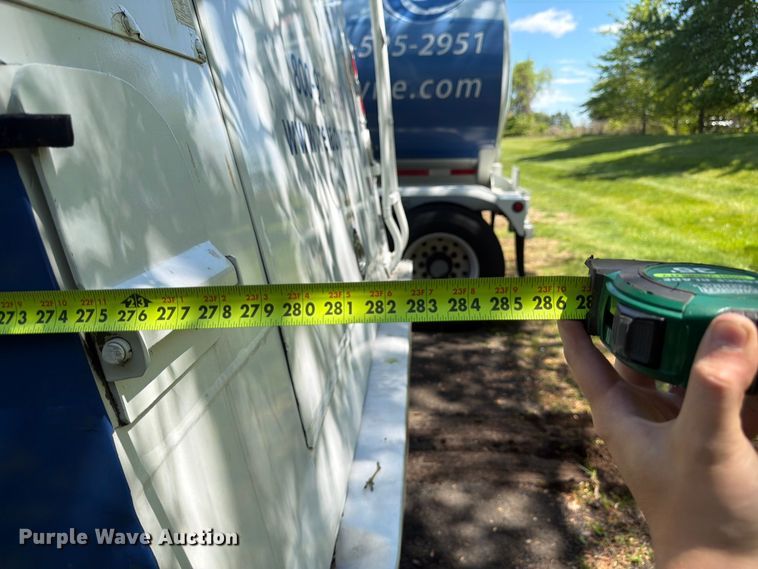 image for item EW2078 2011 International 4400 fuel truck