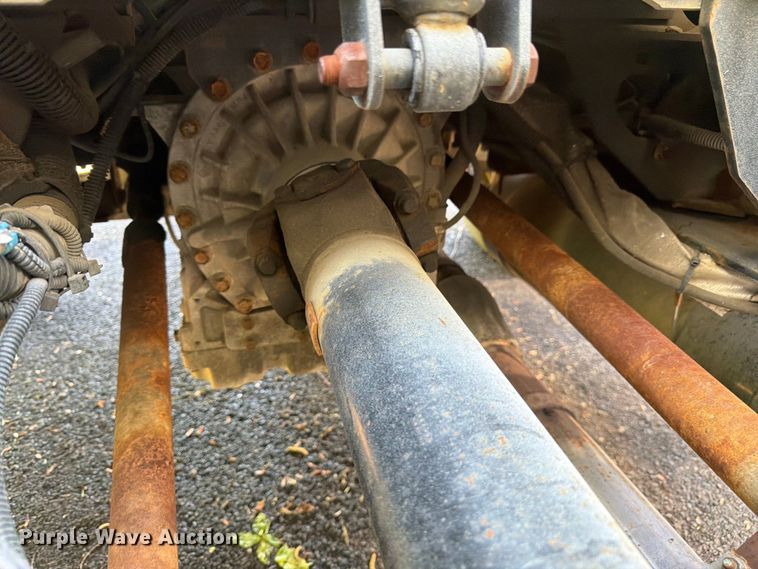 image for item EW2078 2011 International 4400 fuel truck