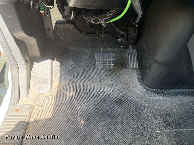 image for item EW2078 2011 International 4400 fuel truck