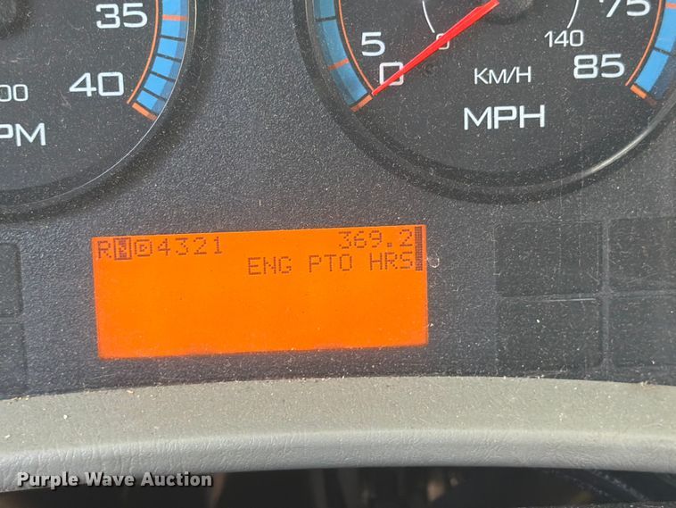 image for item EW2078 2011 International 4400 fuel truck