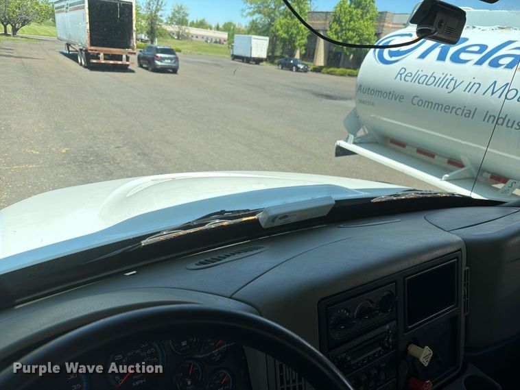 image for item EW2078 2011 International 4400 fuel truck