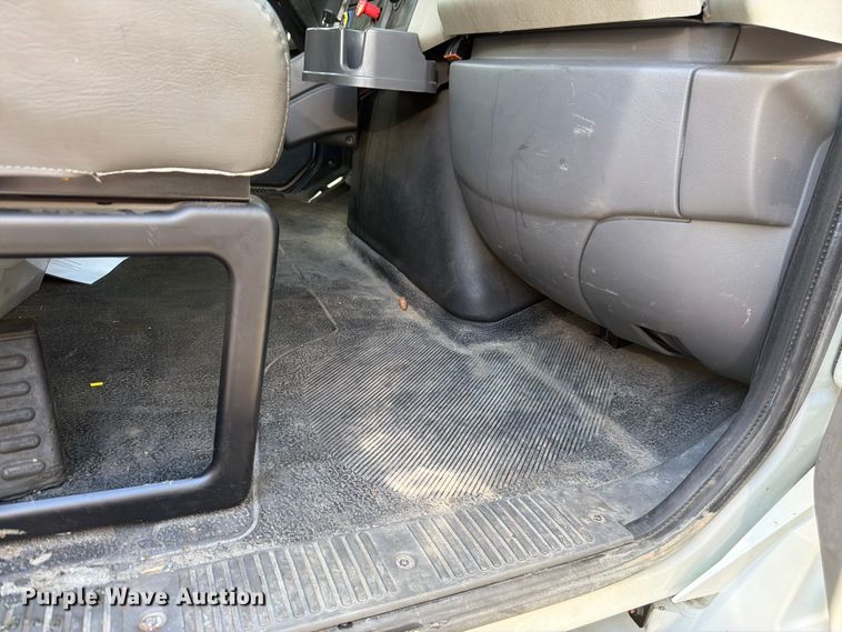 image for item EW2078 2011 International 4400 fuel truck