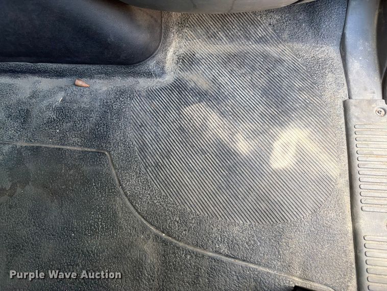 image for item EW2078 2011 International 4400 fuel truck