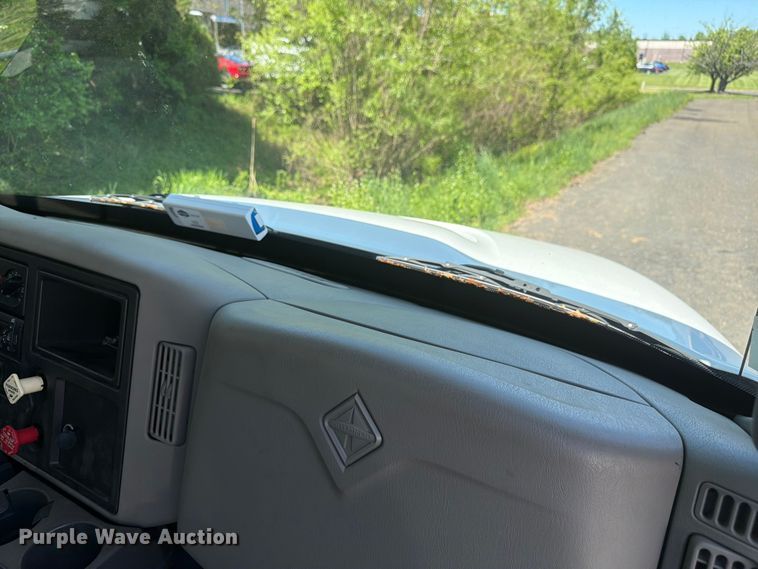image for item EW2078 2011 International 4400 fuel truck