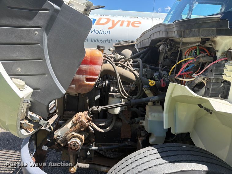image for item EW2078 2011 International 4400 fuel truck