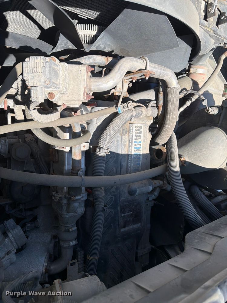 image for item EW2078 2011 International 4400 fuel truck