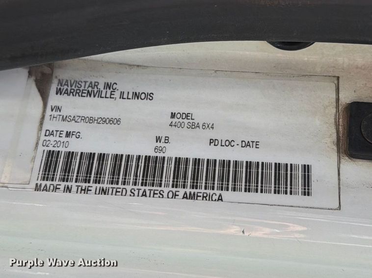image for item EW2078 2011 International 4400 fuel truck