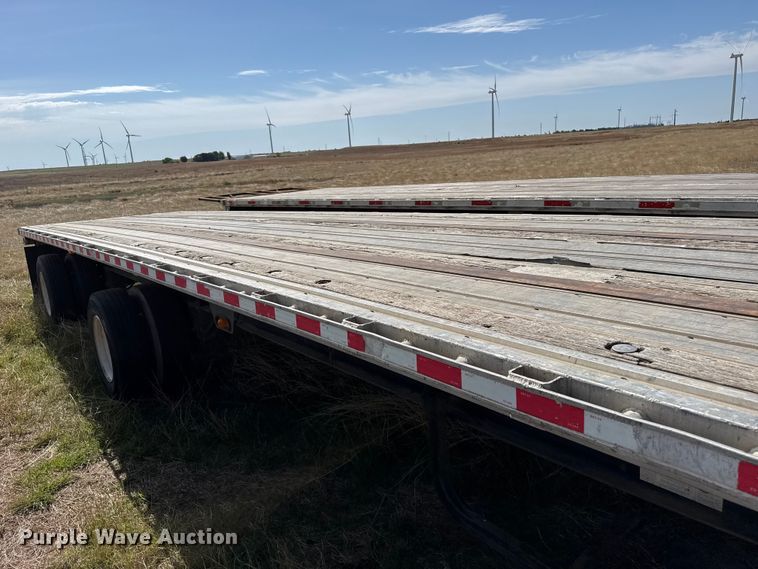 image for item EW4550 2004 Great Dane flatbed trailer