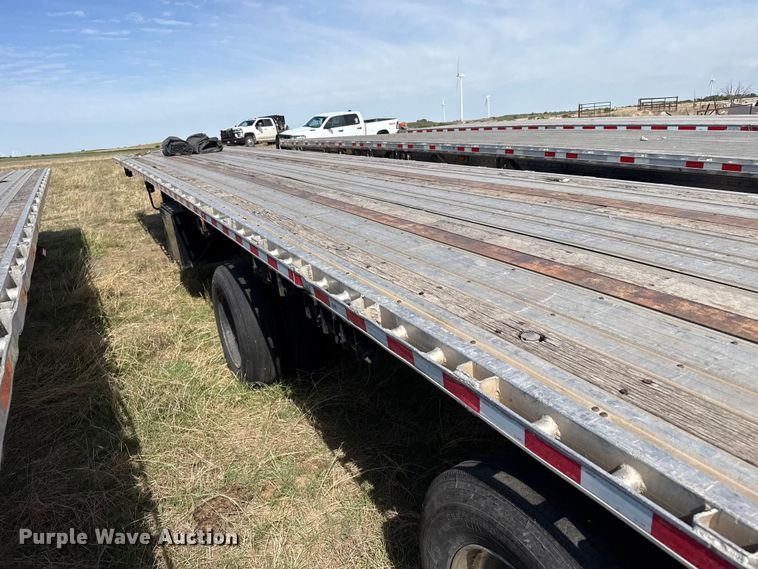 image for item EW4550 2004 Great Dane flatbed trailer