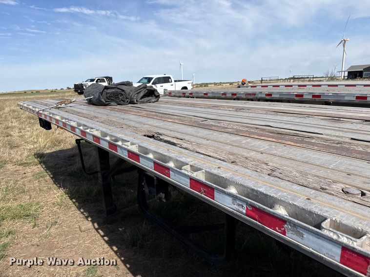 image for item EW4550 2004 Great Dane flatbed trailer