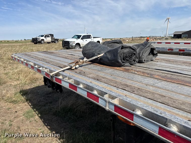 image for item EW4550 2004 Great Dane flatbed trailer