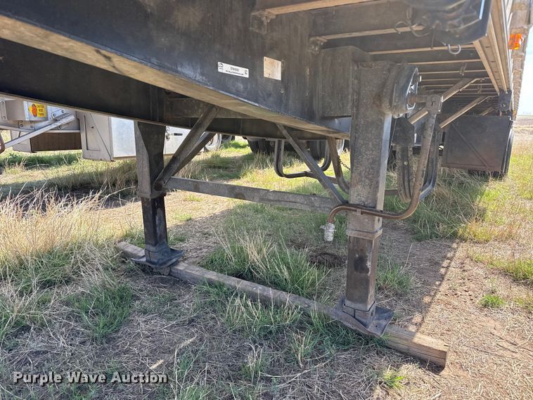 image for item EW4550 2004 Great Dane flatbed trailer