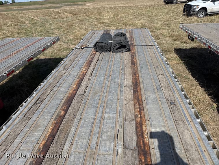 image for item EW4550 2004 Great Dane flatbed trailer