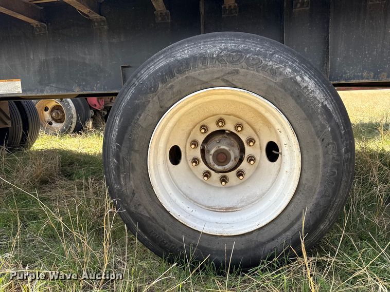 image for item EW4550 2004 Great Dane flatbed trailer