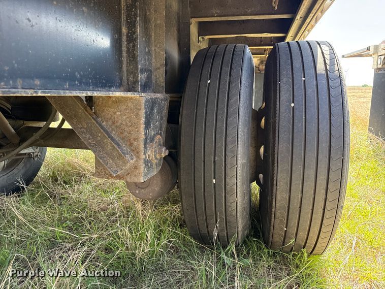 image for item EW4550 2004 Great Dane flatbed trailer