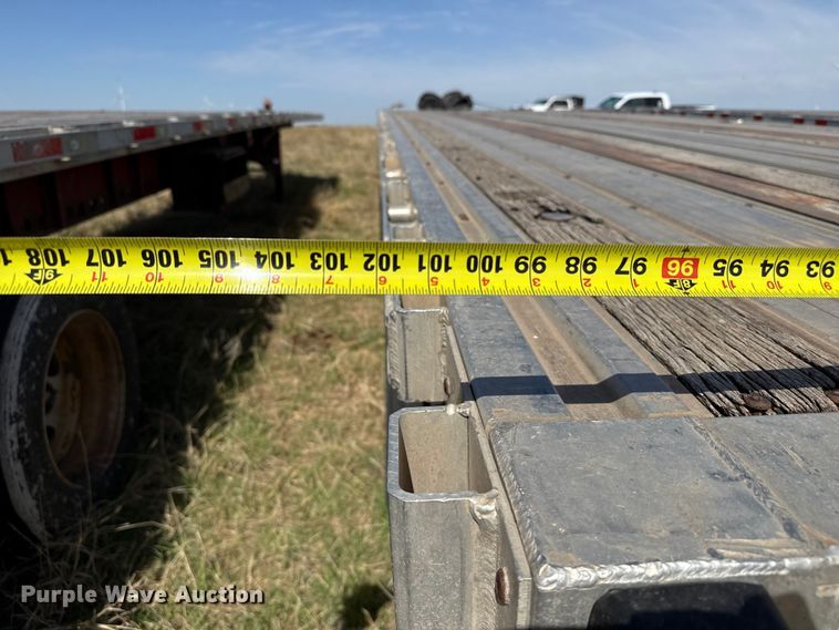 image for item EW4550 2004 Great Dane flatbed trailer