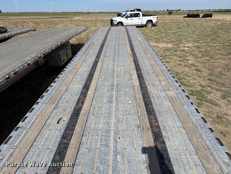 image for item EW4551 2020 Fontaine HCICF12WSA flatbed trailer