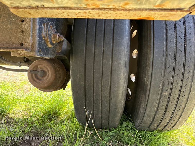 image for item EW4551 2020 Fontaine HCICF12WSA flatbed trailer