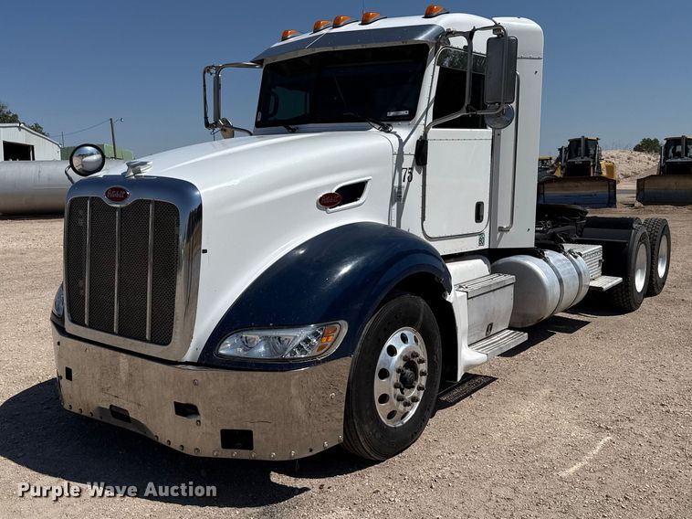 image for item EW4584 2009 Peterbilt 386 semi truck