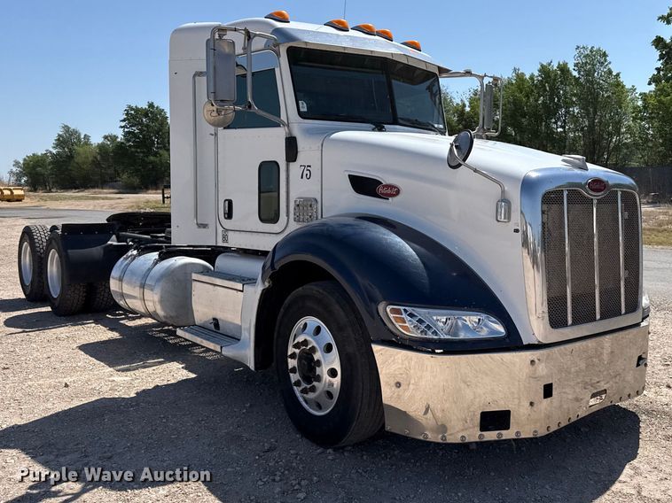 image for item EW4584 2009 Peterbilt 386 semi truck