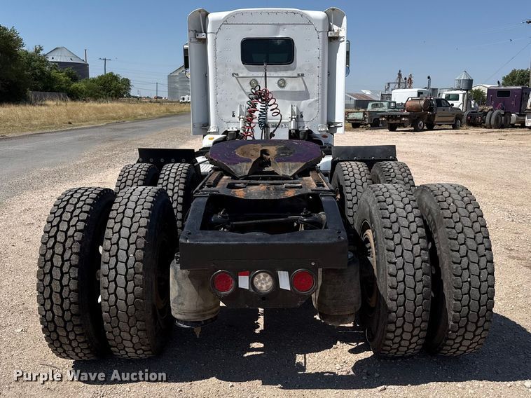 image for item EW4584 2009 Peterbilt 386 semi truck