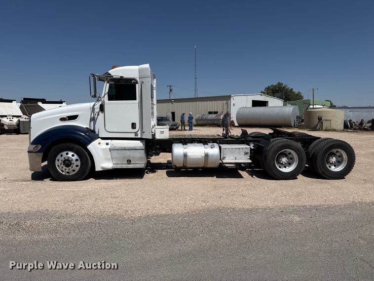 image for item EW4584 2009 Peterbilt 386 semi truck