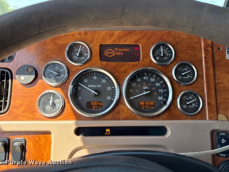 image for item EW4584 2009 Peterbilt 386 semi truck