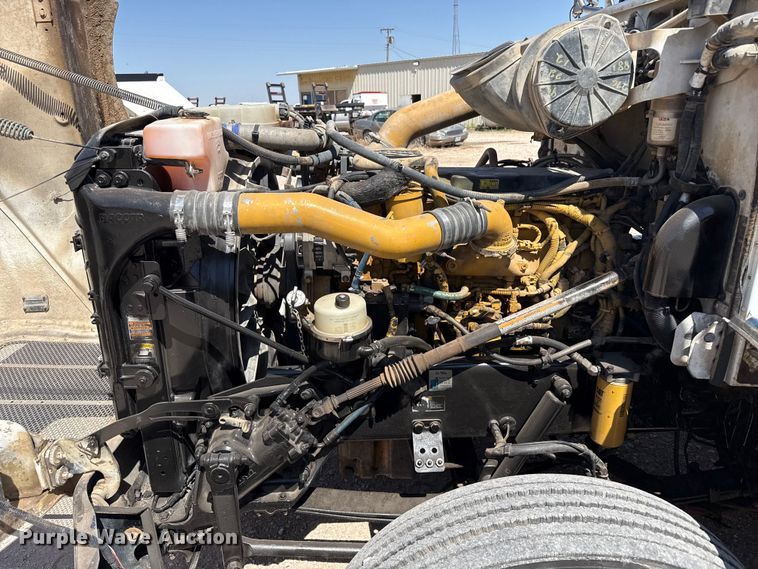 image for item EW4584 2009 Peterbilt 386 semi truck