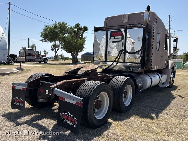 image for item FB6467 2001 Freightliner Columbia semi truck