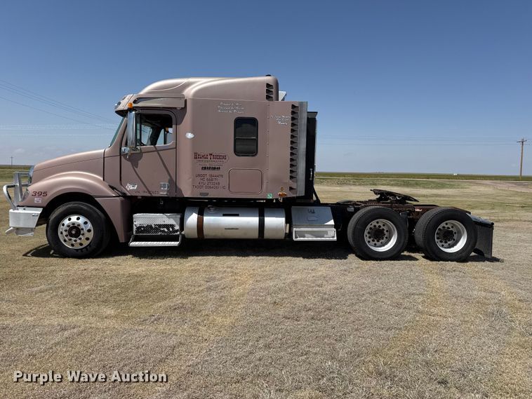image for item FB6467 2001 Freightliner Columbia semi truck