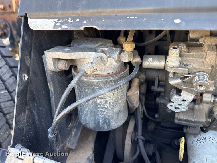 image for item FB6467 2001 Freightliner Columbia semi truck