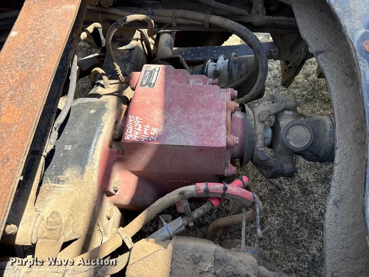image for item FB6467 2001 Freightliner Columbia semi truck