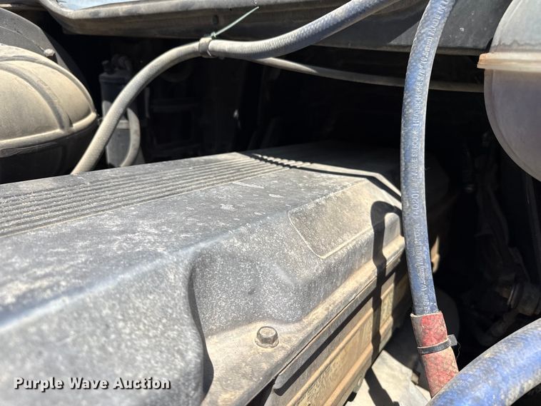 image for item FB6467 2001 Freightliner Columbia semi truck