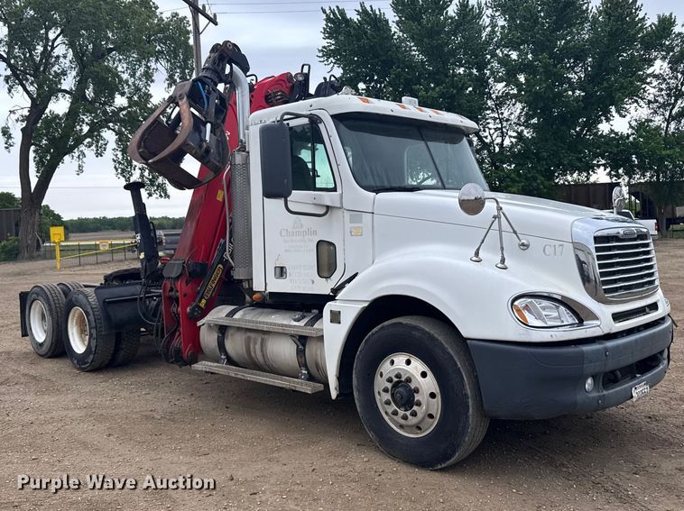 image for item FB7326 2007 Freightliner Columbia 120 crane truck