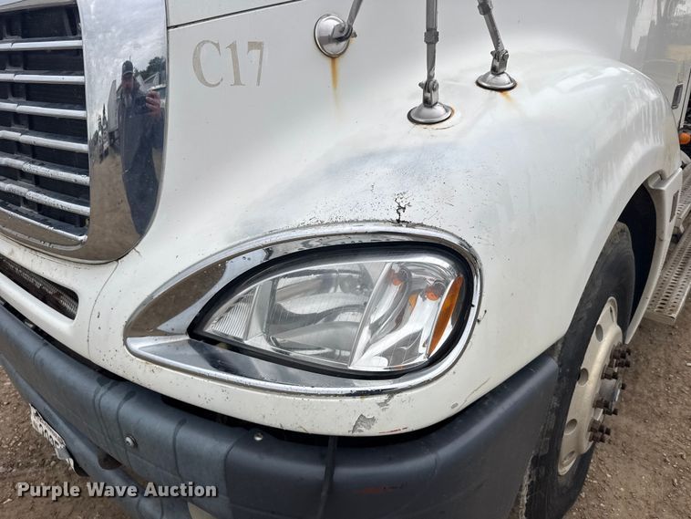 image for item FB7326 2007 Freightliner Columbia 120 crane truck