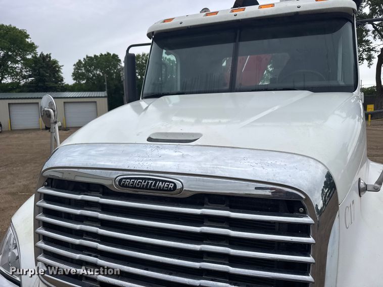 image for item FB7326 2007 Freightliner Columbia 120 crane truck