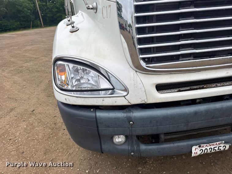 image for item FB7326 2007 Freightliner Columbia 120 crane truck