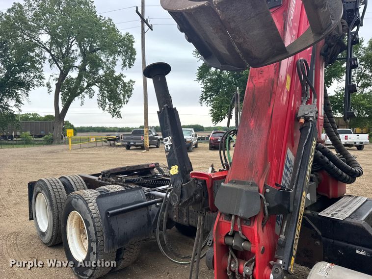 image for item FB7326 2007 Freightliner Columbia 120 crane truck