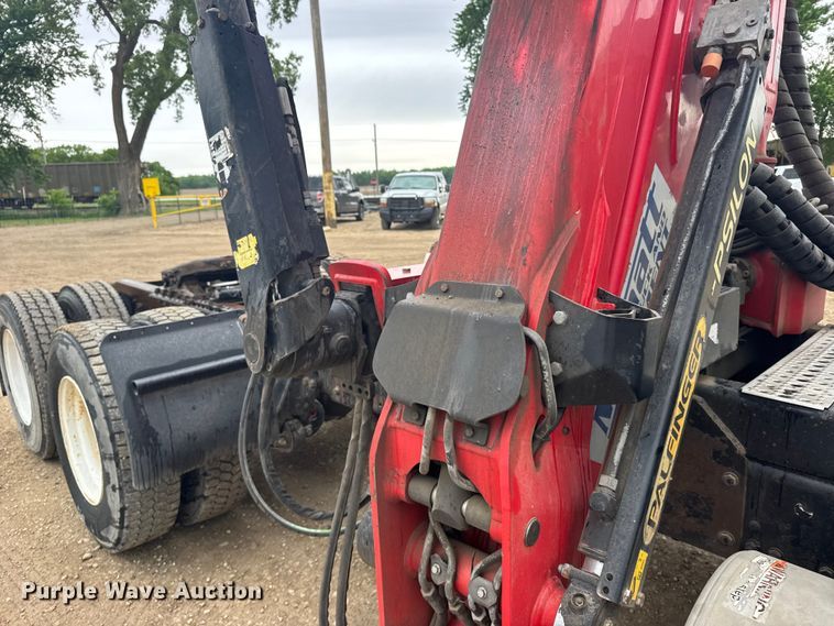 image for item FB7326 2007 Freightliner Columbia 120 crane truck