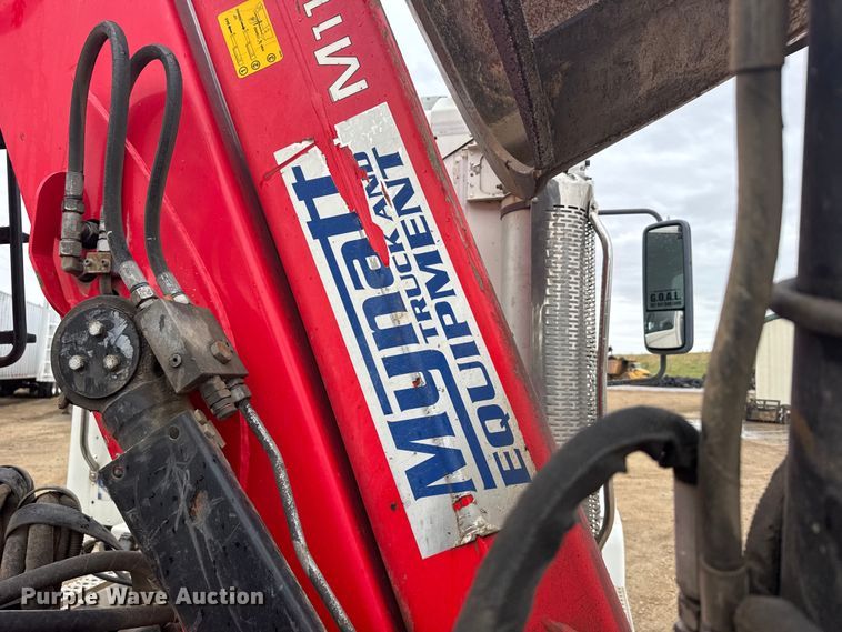 image for item FB7326 2007 Freightliner Columbia 120 crane truck