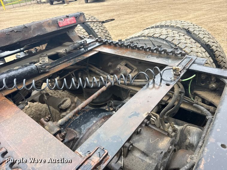 image for item FB7326 2007 Freightliner Columbia 120 crane truck