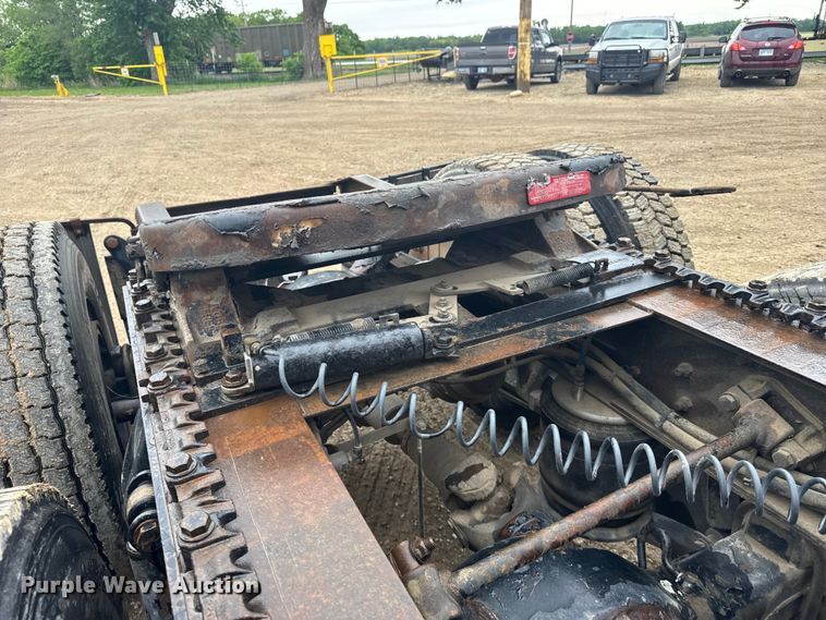 image for item FB7326 2007 Freightliner Columbia 120 crane truck
