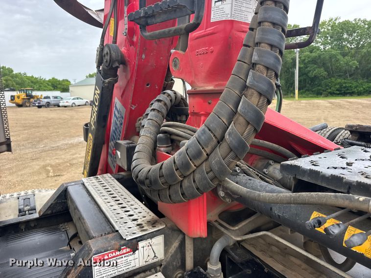 image for item FB7326 2007 Freightliner Columbia 120 crane truck