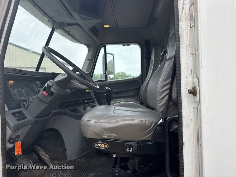 image for item FB7326 2007 Freightliner Columbia 120 crane truck