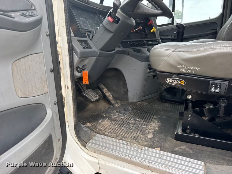 image for item FB7326 2007 Freightliner Columbia 120 crane truck