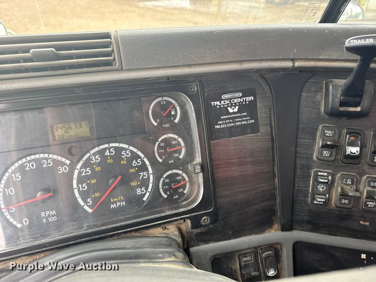 image for item FB7326 2007 Freightliner Columbia 120 crane truck