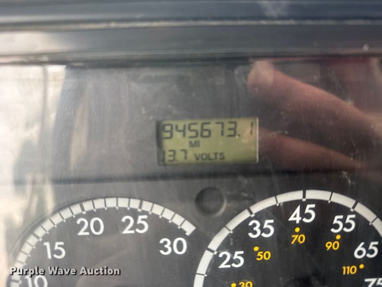 image for item FB7326 2007 Freightliner Columbia 120 crane truck